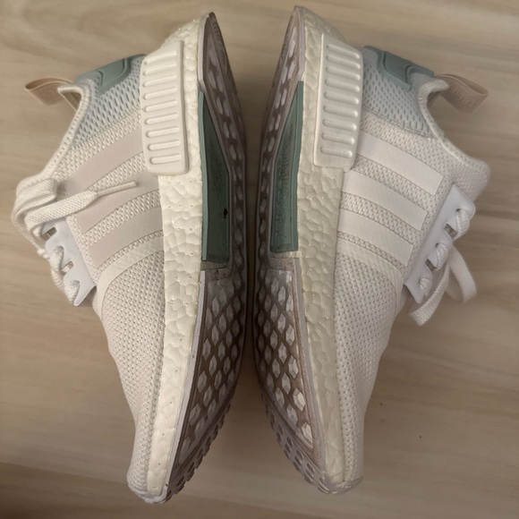 Adidas NMD R1 - Picture 3 of 6